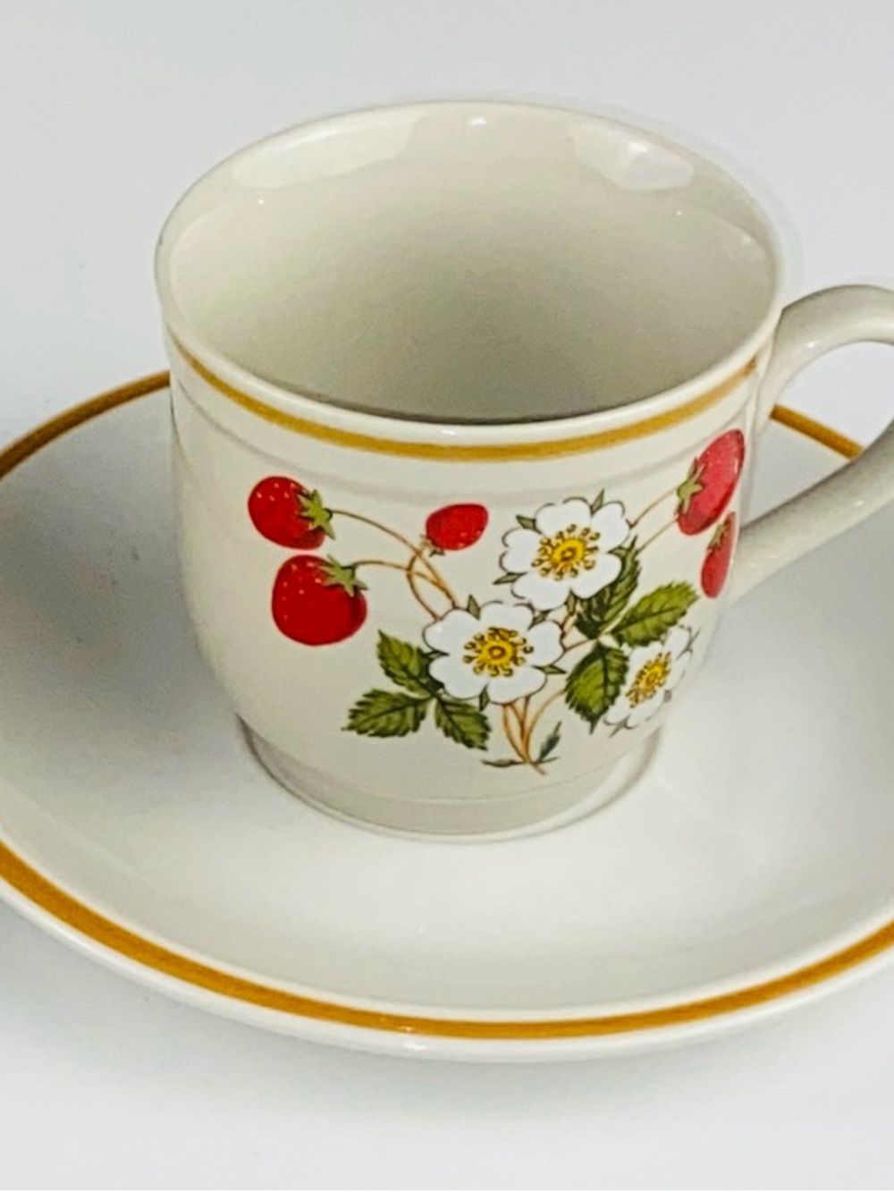 Set of 2 Strawberries And CreamCoffee Cups and Saucers By Sheffield